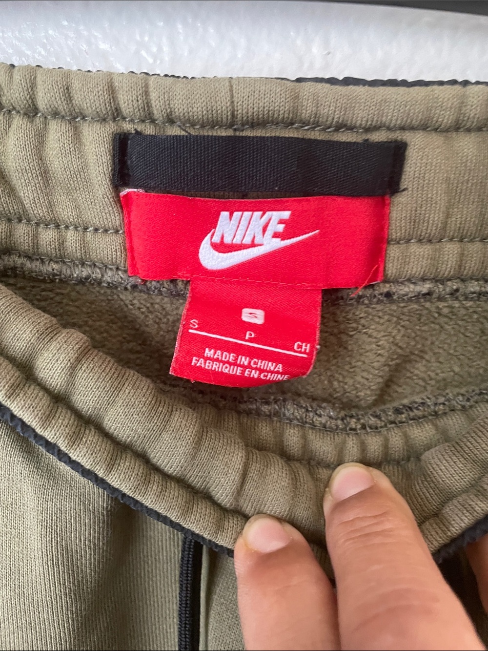 Nike men’s joggers - Picture 3 of 5